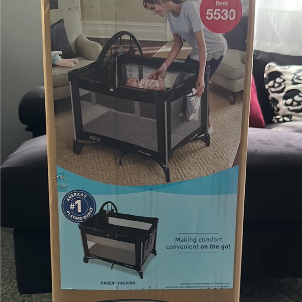 NWB Graco Portable Pack n play